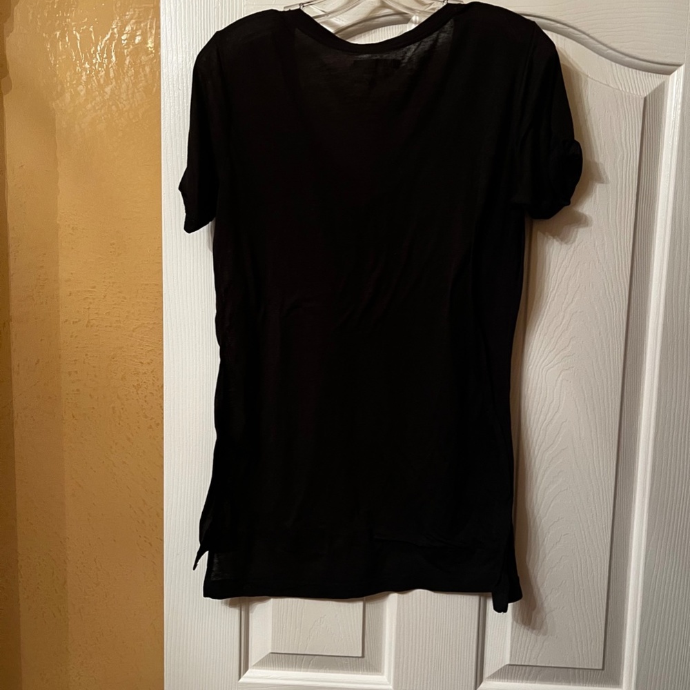 T-Short - Picture 3 of 3